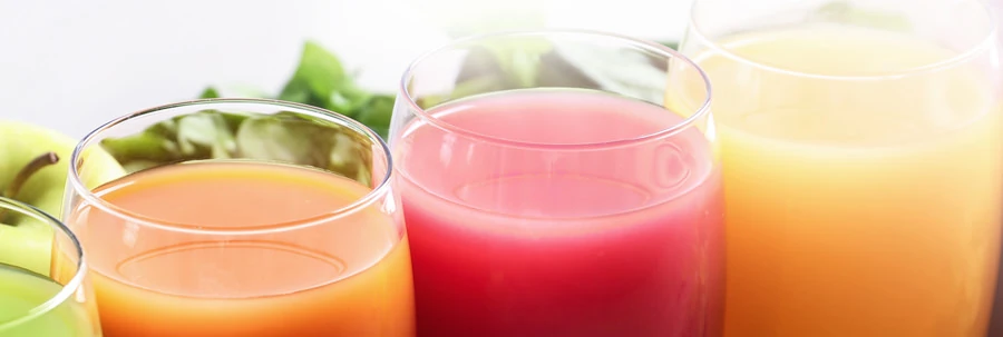 Nahrungsergänzungsmittel FitLine Qualität - Glas mit Fit Line Getränken